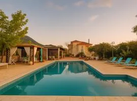 Beachfront luxury villa-Private pool,Garden Heaven