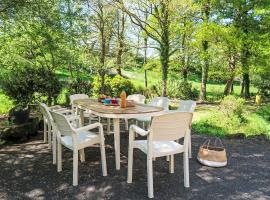 Holiday Home Le moulin de Glenn by Interhome, hotel in Le Gouray
