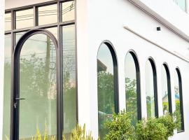 Leleaf Work Spaces Hotel - เลอลีฟ เวิร์คสเปซ โฮเทล, five-star hotel in Sakon Nakhon