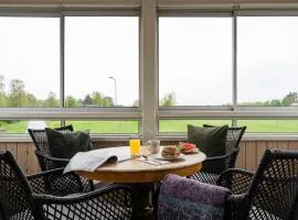 Guestly Homes - 3BR Spacious Coastal Stay