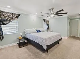 Private Entrance King Room and Private Bath UMiami