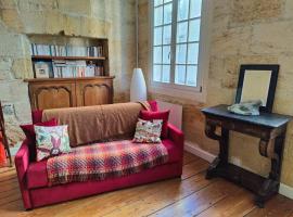 Large deluxe suite, historic center 1st, villa in Bordeaux