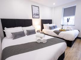 Modern Borehamwood Flat - 2 Min Walk to Station, hotel i Borehamwood