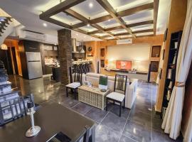 Family-Friendly Beach Getaway with Jacuzzi-Garden-Resort and Mountain Views, Villa in Scharm asch-Schaich