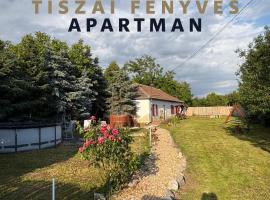 Tiszai Fenyves Apartman, Hotel in Tiszadorogma