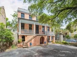 Unique & Charming 1 Bedroom One Block to King St