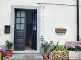 Appartamento Novecento, hotel v destinaci Enguiso