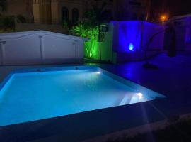 Hannabi Hotel, מלון בבוקה צ'יקה