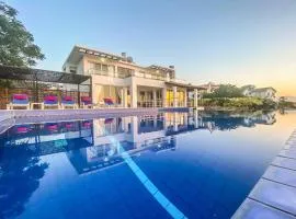 Ocean View villa, 5 Bedrooms, Private Pool, BBQ, WiFi & Satelite TV