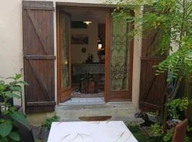 Comme A La Maison Chez Dominnique Coquet T2 Avec Jardin Homme Chaleureux
