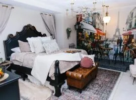 Hideaway Suites On 5th FORMALLY 5TH EAST HALL