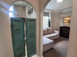 Cosy Elmhurst Studio Retreat