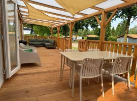 Luxe chalet, Toverland, Airco, comfortabele veranda, Hotel in Sevenum