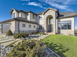 Mountain Top Mansion with Bar, B ball Court, Hot Tub, hotel in Parker