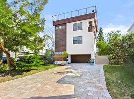 Anastasia Island Villa Upper Level plus Rooftop，聖奧古斯丁的飯店