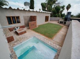 The Olive Branch Guesthouse and Animal Sanctuary, Hotel in Upington