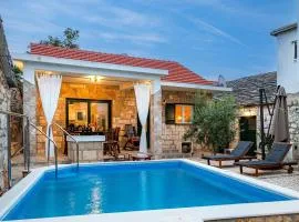 Villa Oaza Primošten With Heated Pool