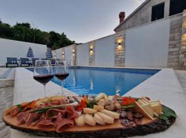 Apartment Casa Lumina - 5 minutes to the airport and centar all private, hotel in Zvekovica