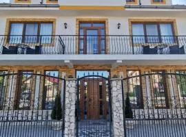 Casa Ellamy