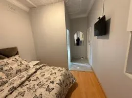 Golden room
