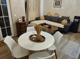 LU House, Cottage in Virpazar