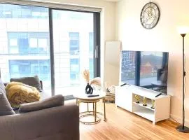 Luxe 2 Bed - Water View and Parking