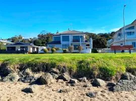 Beachfront Arkles Bay