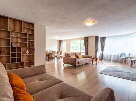 Top Location 3 Bedroom Apartment Next to the Beach, acomoda&ccedil;&atilde;o com cozinha em Varna City