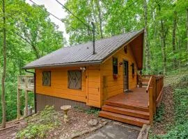 Secluded Cabin in the Woods-Hot Tub-Quiet-Fireplace-Honeymoon