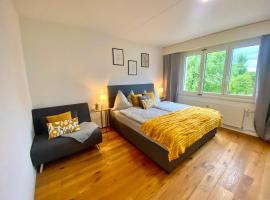 Moderne 3,5 Zi WHG bei Wil SG, hotel v destinaci Rickenbach