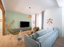 Maison spacieuse avec terrasse dans le centre ville de Reims, cottage in Reims