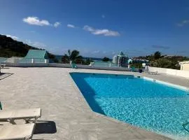 Beautiful F2 in a blue beach residence