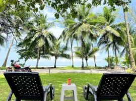 Lynn de Mar Azul, Beachfront