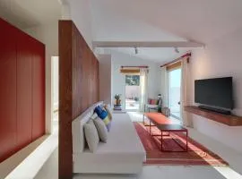 73 Yalikavak, Contemporary version of an old village house