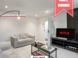 Premium Offers, Last-Minute Secure, 3 Bedroom House, Free Parking, Sleeps Up to 5, Private Garden, Elevate Living Estates Short Lets & Serviced Apartments Northampton
