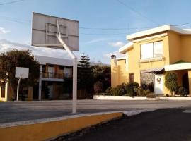 Hostal Nevada, hotel v destinaci Pifo