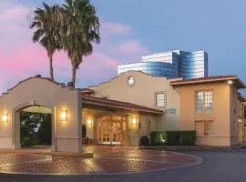 Causeway Inn - Metairie