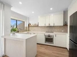 Stunningly renovated 2 bed apartment