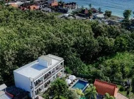 Govardhan Nusa Penida