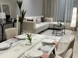 شقة أنيقة بغرفتين نوم وصالة