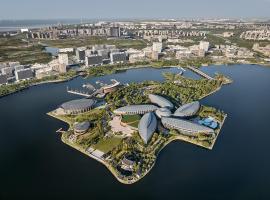 InterContinental Shanghai Harbour City by IHG, Hotel in Nanhui