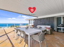 Seascape Pet Friendly Ocean Views Sunshine Beach, Hotel in Sunshine Beach