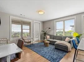 Luxurious King 3BR Suite in Waverly Charlotte!