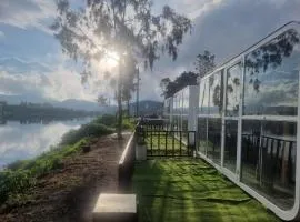Epel Bintang tepi danau