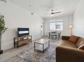 CozySuites Glendale in Westgate with pool 03