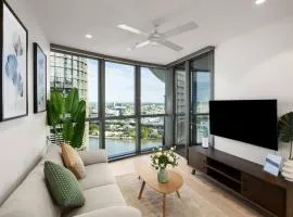 Luxury 1BR in Queens Wharf