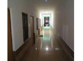 Hotel O Deva Hotel And Restaurant, hotel v destinaci Barli