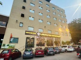 पुणे में, होटल LP Regency