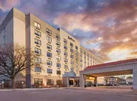 Radisson Hotel Detroit Metro Airport