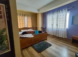 Shriniz Hotel